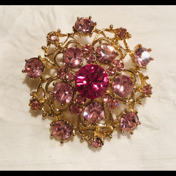Vintage Pink Rhinestone Gold Tone Brooch - Picture 1 of 6
